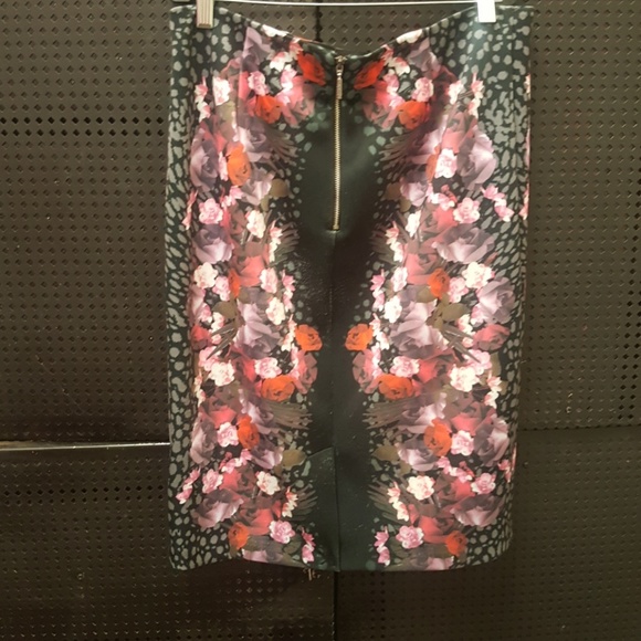 Skirt - Picture 2 of 2